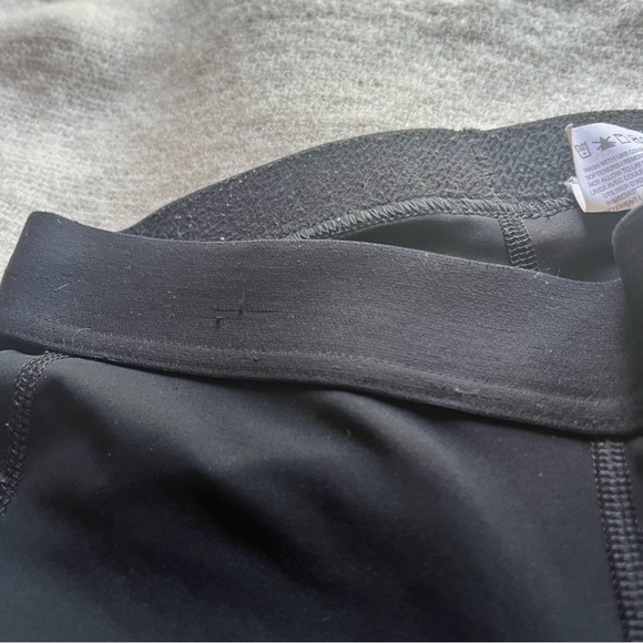 NIKE PRO Women's Crop Length Capri Legging - Picture 6 of 6